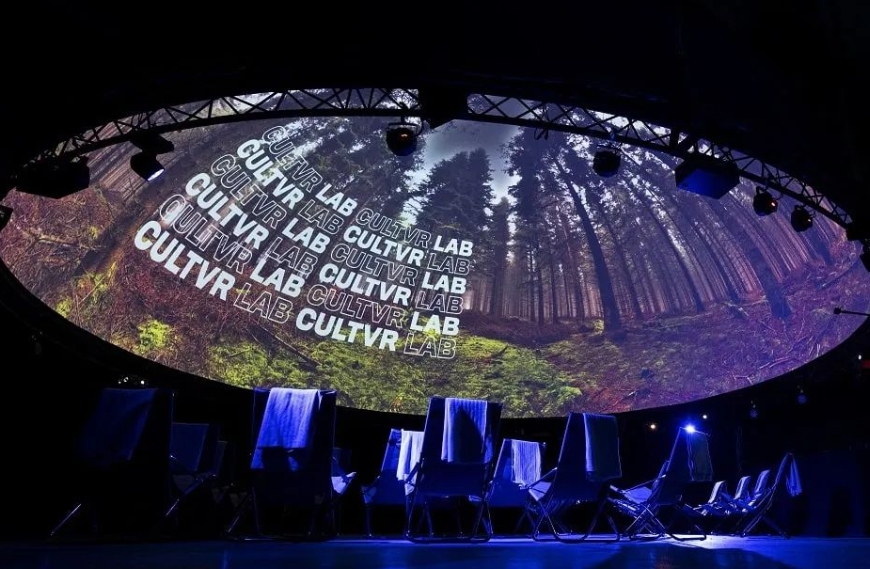 成都LED顯示屏：球狀 LED 穹頂，聲學(xué)魅力與氛圍塑造